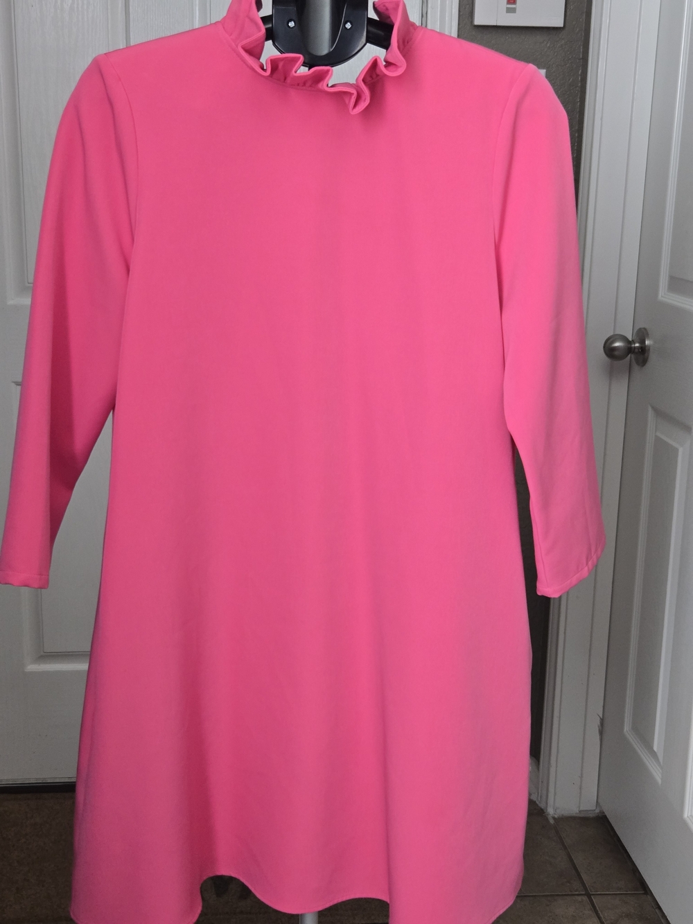 Tuckernuck Women's Ruffle-Neck Shift Dress in Bright Pink L